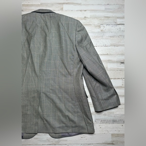 Jos. A. Bank Mens Gray Wool Silk Classic Fit Sport Coat Blazer 44R Windowpane - Picture 7 of 11